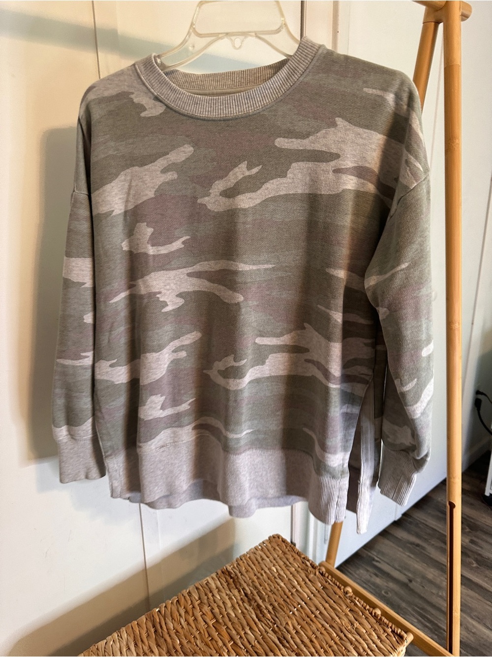 aerie Gray & Green Camo Pullover Sweatshirt XS oversized